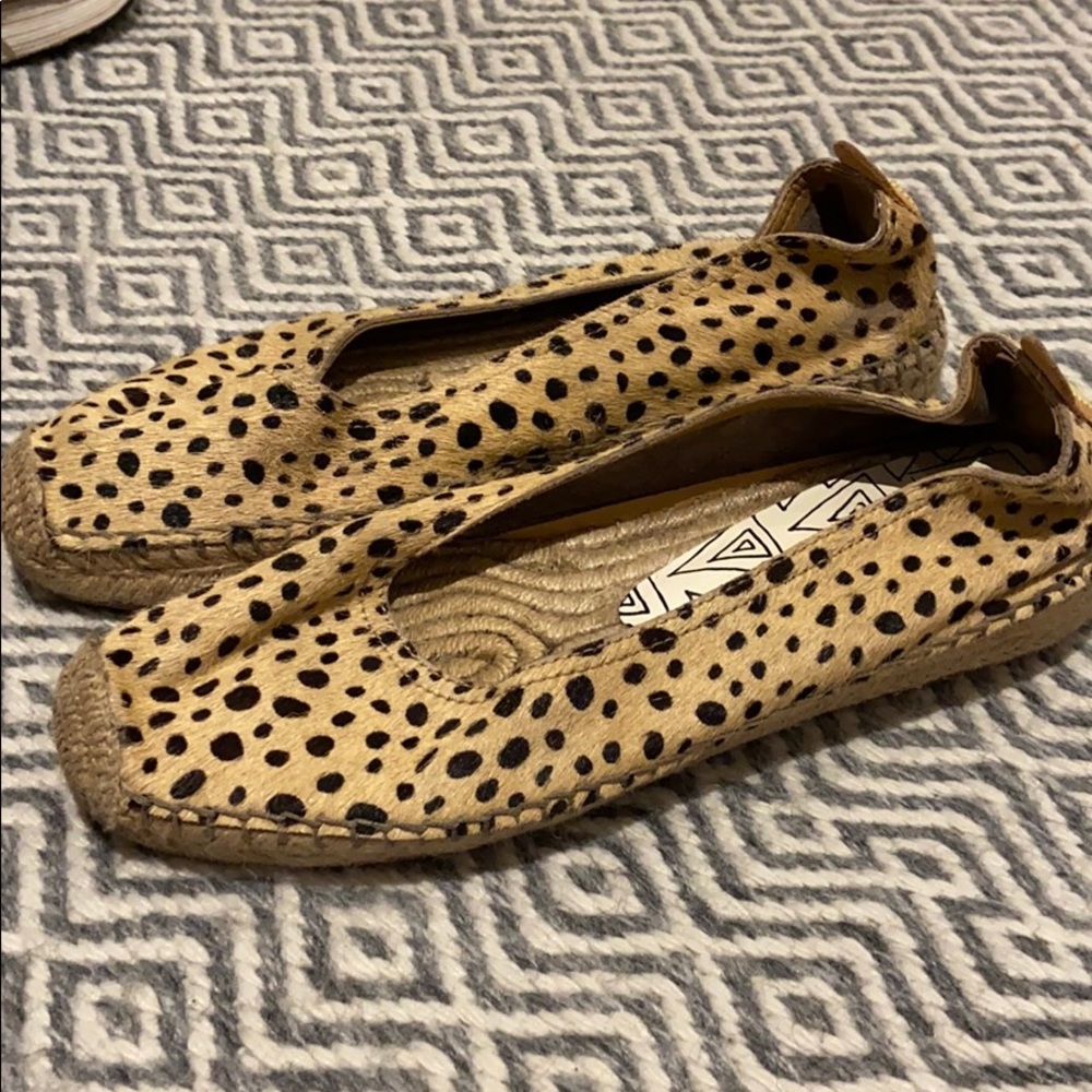 Leopard dolce vita flats